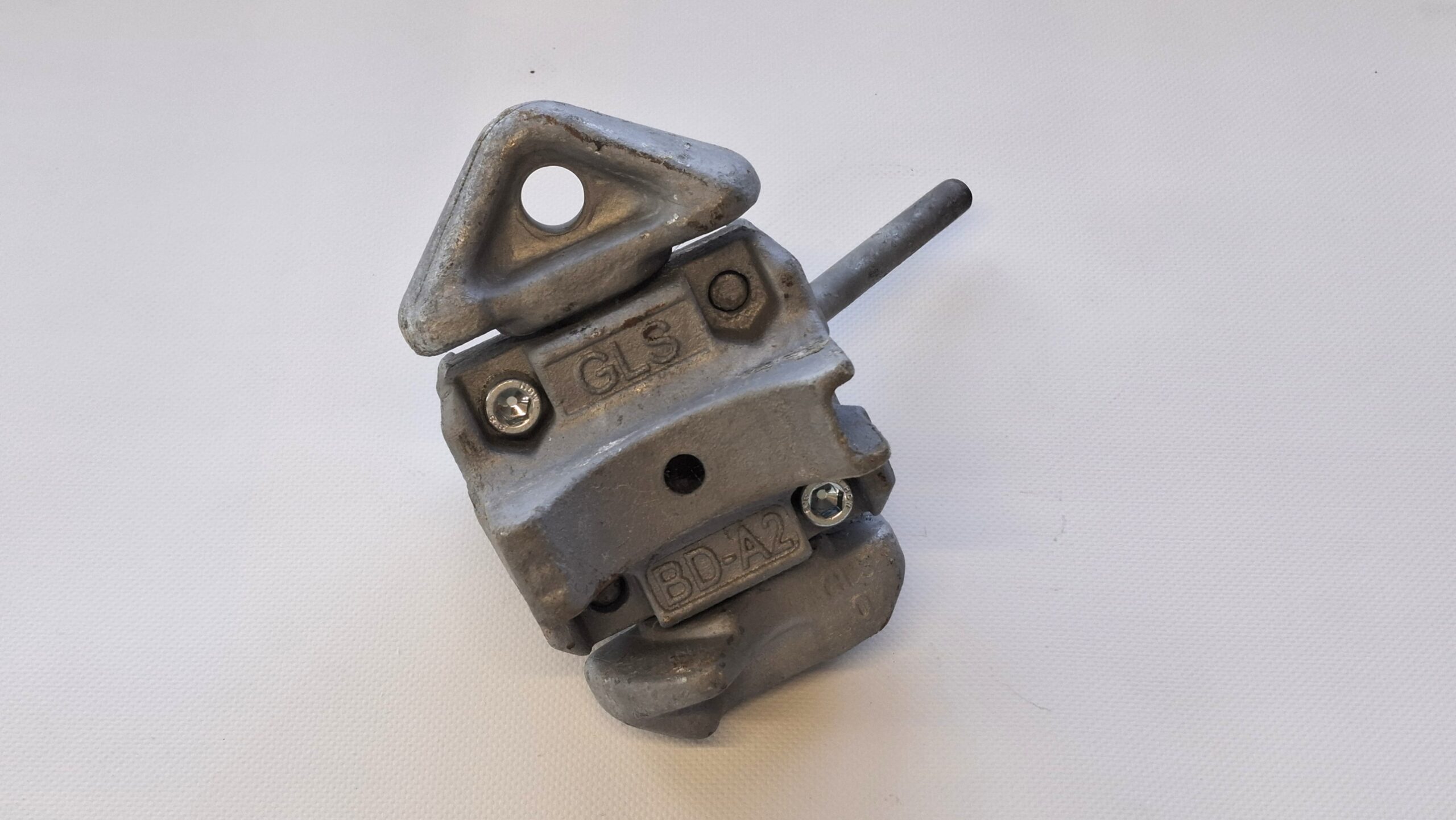 Twist locks for sale