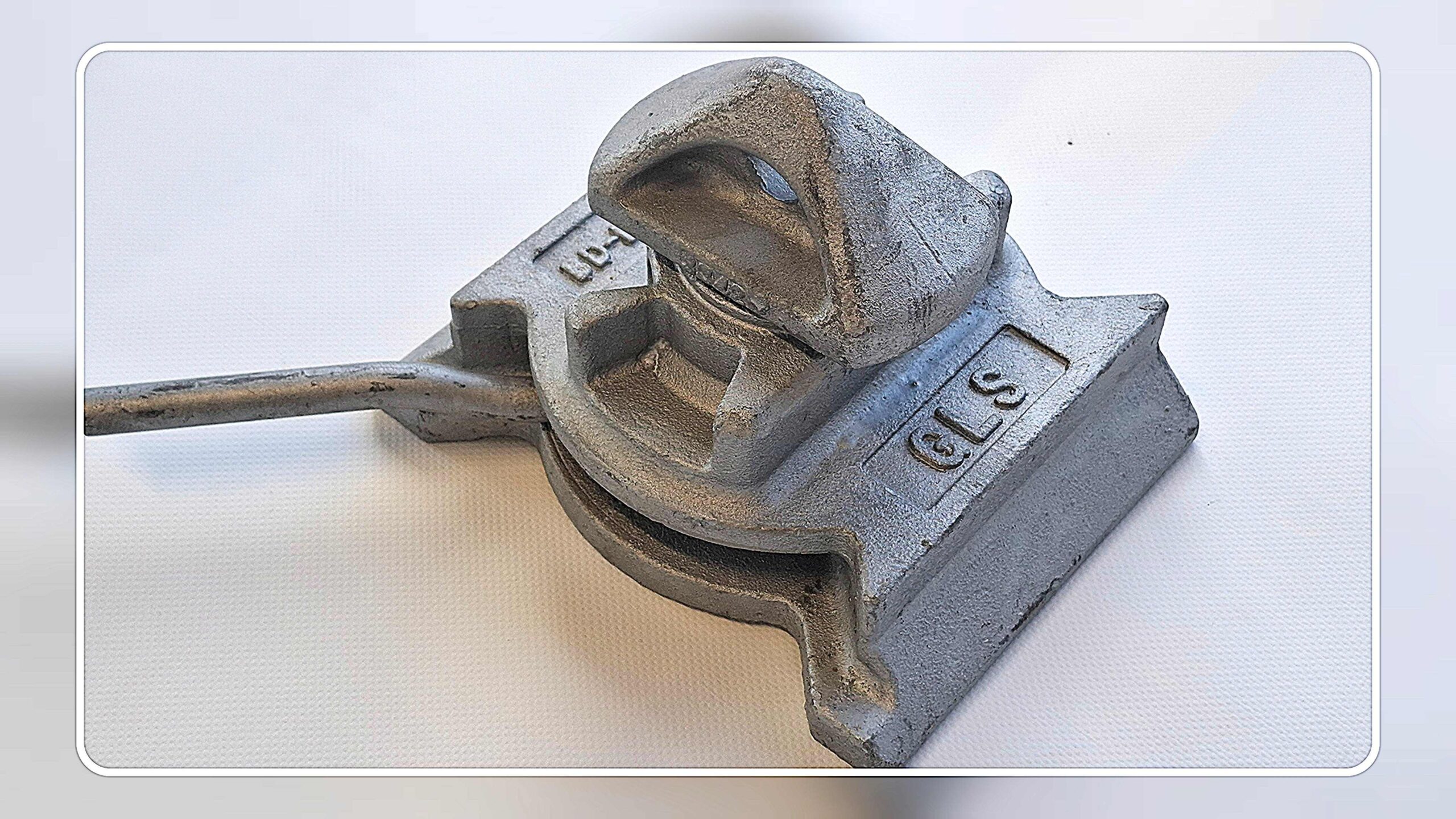 Purchase a Dovetail Twistlock . Weldable twist lock allows fastening to steel frame or mounting plate. Used to mount containers securely on site or structure.